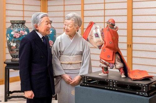 日本天皇的待遇,皇室荣耀与国家象征
