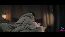 美女床戏抓被子
