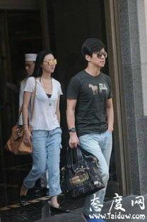 李健老婆图片,揭秘李健老婆的美丽瞬间